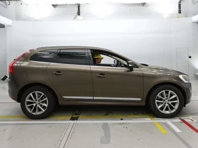 Volvo XC60  с аукциона в Японии