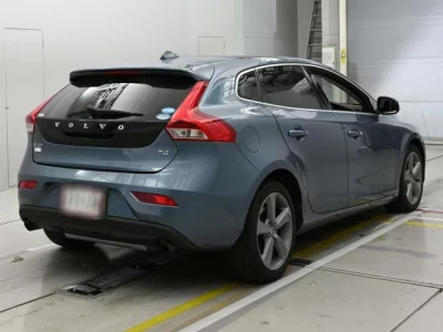Volvo V40  с аукциона в Японии
