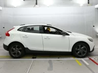 Volvo V40 лот № 38096 оценка 3.5  с аукциона в Японии 2