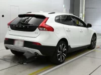 Volvo V40 лот № 38187 оценка 4  с аукциона в Японии 1