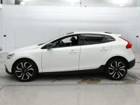Volvo V40 лот № 38187 оценка 4  с аукциона в Японии 3