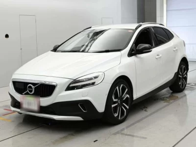 Volvo V40  с аукциона в Японии