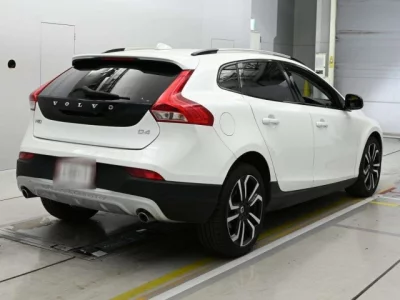 Volvo V40  с аукциона в Японии