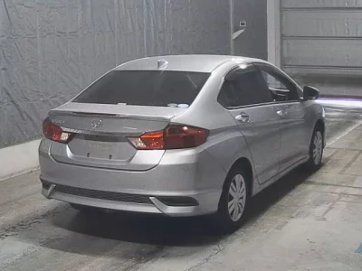 Honda GRACE  с аукциона в Японии