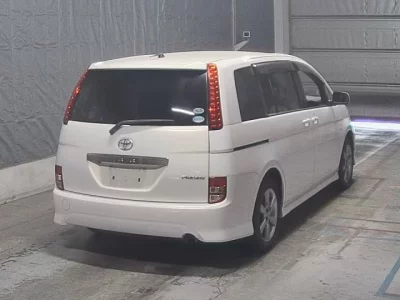 Toyota ISIS