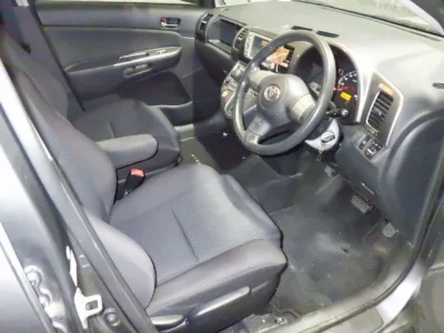 Toyota WISH  с аукциона в Японии