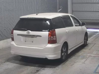 Toyota WISH  с аукциона в Японии