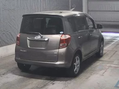 Toyota RACTIS  с аукциона в Японии