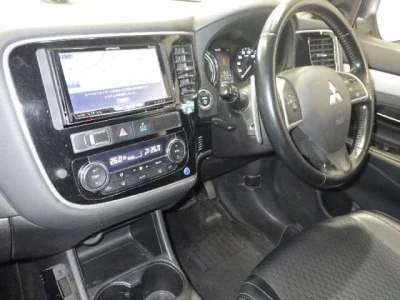 Mitsubishi OUTLANDER PHEV