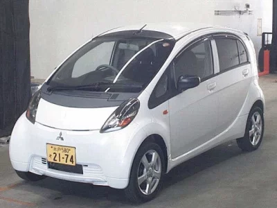 Mitsubishi i