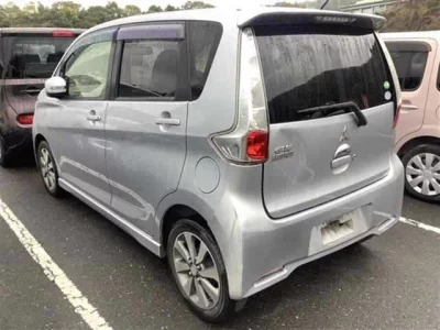 Mitsubishi EK CUSTOM