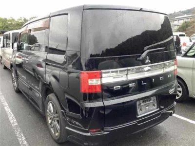 Mitsubishi DELICA D5