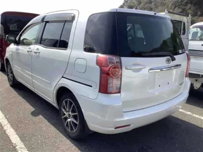 Toyota RAUM