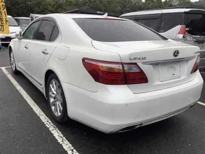 Lexus LS600h