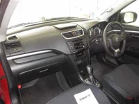 Suzuki SWIFT лот № 4032 оценка 3  с аукциона в Японии 2