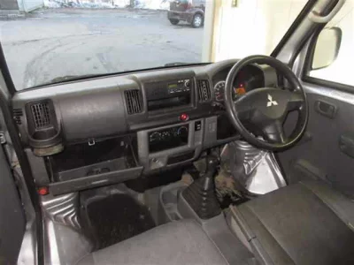 Mitsubishi Minicab Van