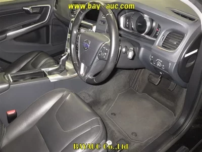 Volvo V60  с аукциона в Японии