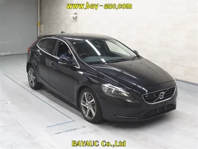 Volvo V40  с аукциона в Японии