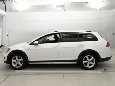 Volkswagen GOLF ALLTRACK  с аукциона в Японии