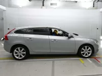 Volvo V60 лот № 90272 оценка 4  с аукциона в Японии 2