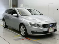 Volvo V60 лот № 90272 оценка 4  с аукциона в Японии 4
