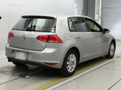 Volkswagen Golf  с аукциона в Японии
