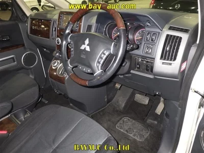 Mitsubishi DELICA D5