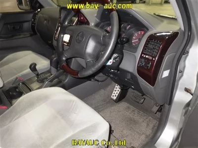Mitsubishi PAJERO  с аукциона в Японии