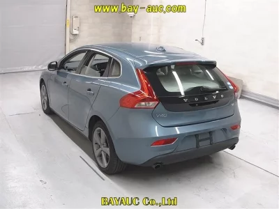 Volvo V40  с аукциона в Японии