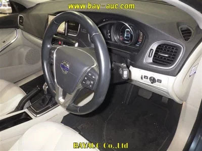 Volvo V40  с аукциона в Японии