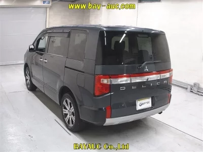 Mitsubishi Delica D:5