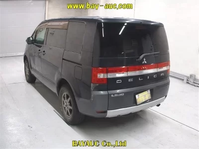 Mitsubishi Delica D:5