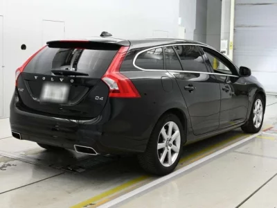 Volvo V60  с аукциона в Японии