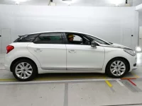 Citroen DS5 лот № 90425 оценка 4  с аукциона в Японии 2