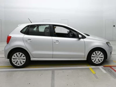 Volkswagen Polo  с аукциона в Японии