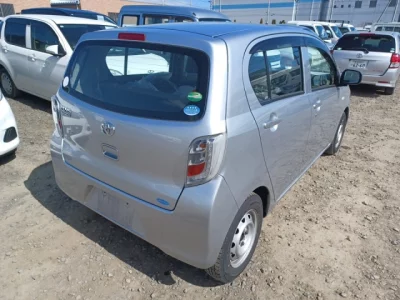 Toyota PIXIS EPOCH  с аукциона в Японии