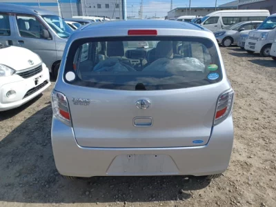 Toyota PIXIS EPOCH  с аукциона в Японии