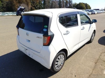 Daihatsu MIRA E S