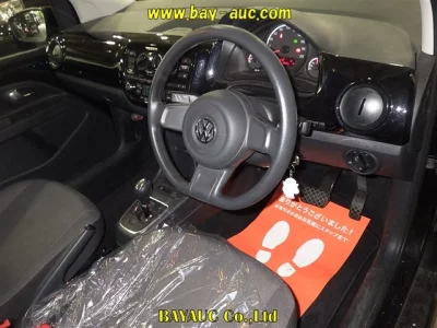 Volkswagen UP  с аукциона в Японии