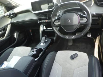 Peugeot 208  с аукциона в Японии