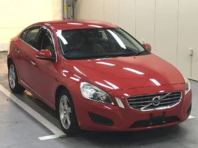 Volvo S60  с аукциона в Японии