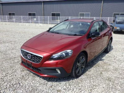 Volvo V40  с аукциона в Японии