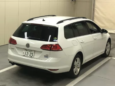 Volkswagen GOLF VARIANT  с аукциона в Японии