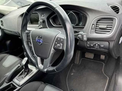 Volvo V40  с аукциона в Японии