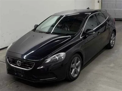 Volvo V40  с аукциона в Японии