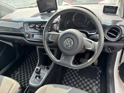 Volkswagen UP  с аукциона в Японии