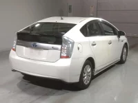 Toyota PRIUS PHV лот № 392 оценка RA  с аукциона в Японии 1