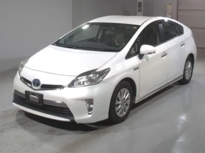 Toyota PRIUS PHV  с аукциона в Японии