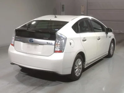 Toyota PRIUS PHV  с аукциона в Японии