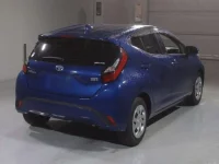 Toyota AQUA лот № 2115 оценка 4.5  с аукциона в Японии 1